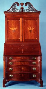 Escritorio y librero, madera de cerezo con incrustaciones de caoba y maderas claras y oscuras, Connecticut o Rhode Island, 1790-1810